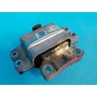 Опора двигателя (подушка) левая VOLKSWAGEN Passat B6 2005-2009 3C0199555N