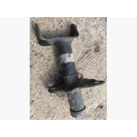 Кронштейн переднего бампера Volkswagen Passat 1998 3b0807133a