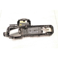 Кронштенй ручки двери передней левой Mercedes W212 2009-2013 A2047602534