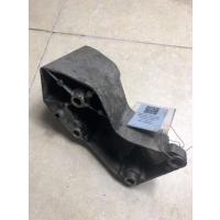 Кронштейн двигателя Volkswagen Passat B5 1997 8D0199307J