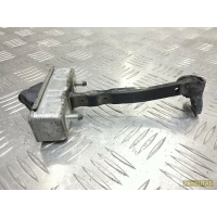 Ограничитель открывания двери Mazda 6 GJ (12-) пер б/у (арт. GHP958270)