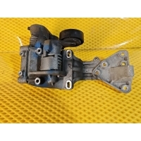 Кронштейн генератора Volvo S40 30750940
