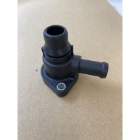 Фланец (тройник) системы охлаждения Volkswagen Sharan 1 restailing 2000 038121144B
