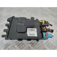 блок предохранителей Renault Megane 3 поколение 2009 243800011R