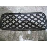 Решетка в бампер левая VW Touareg 2002-2010 7L6853676