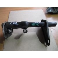 Кронштейн заднего бампера правый Audi A4 (B5) 1994-2000 8D0807332B
