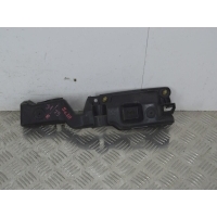 Крепление крыла переднего правого Renault Scenic 3 (2008-2015) 2013 631223715R
