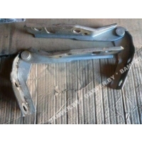 Петля капота Volkswagen Polo 2000 6N0823302E, 6N0823301E