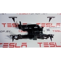 кронштейн (крепление) левый Tesla Model X 2020 1055048-06-J,1051548-00-E,1058389-16-C