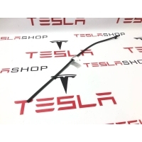 патрубок Tesla Model S 2015 1054647-00-A