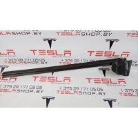Уплотнитель Tesla Model 3 2019 1090496-00-E