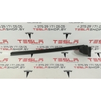 Уплотнитель Tesla Model 3 2019 1090496-00-E