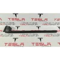 Уплотнитель Tesla Model 3 2019 1090496-00-E