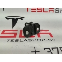 Петля крышки багажника Tesla Model 3 2019 1092309-00-B