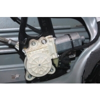 Моторчик стеклоподъёмника MERCEDES E-CLASS W211 2006 A2118202942, A 210 820 29 42, 0 130 821 970