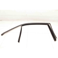 Уплотнитель стекла двери задней правой Mercedes W212 2009-2013 A2127351025