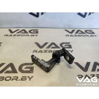 Петля двери передней правой Audi A8 D3 (S8) 2008 4E0831402A
