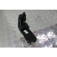 Кронштейн радиатора BMW 3 E90/E91/E92/E93 2010 7117811