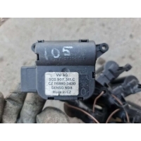 Моторчик заслонки печки Volkswagen Passat 2008 3C0907511C