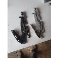 Петля крышки багажника Audi A6 2005 4F5827302