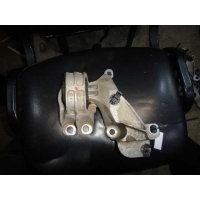 Опора двигателя (подушка) Duster R K4M 1,6 б\у (арт. 112101351R)