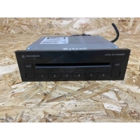 CD-чейнджер Volkswagen Passat 2006 3C0 035 110