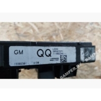 Блок предохранителей Opel Astra J 2010 13302301