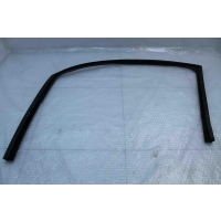 Уплотнитель двери передней левой (по стеклу) Audi Q7 2005-2015 4L0837439B