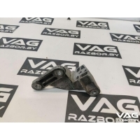 Кронштейн крепления троса КПП Audi A4 B7 2007 8E0804899