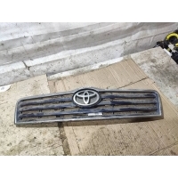 Решетка радиатора Toyota Avensis 2 2004