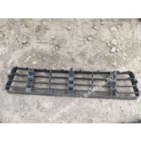 Заглушка (решетка) в бампер передний Audi A6 C5 (S6,RS6) 1999 4b0807683f