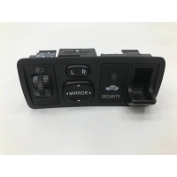 Блок кнопок Toyota Corolla E120 2001-2007 8487252030, 8415202021