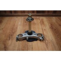 Полка нижняя рукоятка suzuki gsxr 600 750 k8 k9 l0