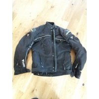 куртка специальная одежда для мотоциклистов.