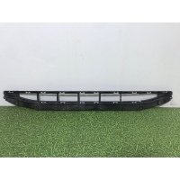 Решетка в бампер центральная Audi Q3 8U 2012-2015 8U0807683, 8U0807683A, 8U0807683BT94, 8U0807683C4U8