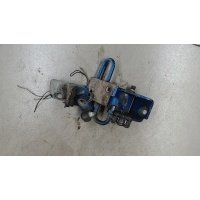 Петля двери, перед. правая Volkswagen Touran 2003-2006 2004 6Q0831402C