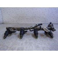 Рампа топливная Volkswagen Passat 5 (1997-2000) 2000 058133681