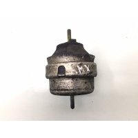 Подушка крепления двигателя Volkswagen Passat B5 2001 8D0199379AE