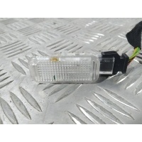 Фонарь салона (плафон) Audi A6 C5 2003 4B0947415