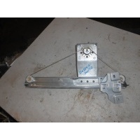 Стеклоподъемник механический задний правый Renault Duster 2009- 827208112R