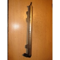 Рейка топливная (рампа) Volvo XC90 I 2002-2014 8658591