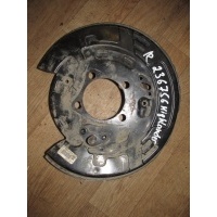 Щит опорный задний правый Toyota Highlander U50 2009- 465030E020