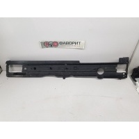 Кронштейн пола багажника левый Volkswagen Touareg II 2010- 7P0863599A