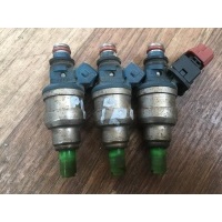 Форсунка инжекторная электрическая Colt IV 1994 mdh145