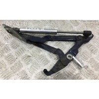 Петля крышки (двери) багажника R Volkswagen Bora 2003 3B5827302B