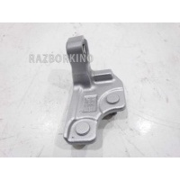 Петля двери задней правой нижняя Mercedes W205 C A2057301237