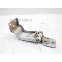 Петля двери задней правой нижняя Mercedes W639 Vito Viano A6397400237