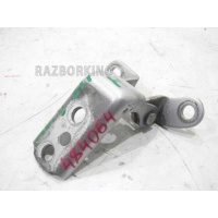 Петля двери задней правой нижняя Toyota Yaris 2 XP90 6877005020