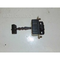 Ограничитель двери Mercedes W203 C A2037300116