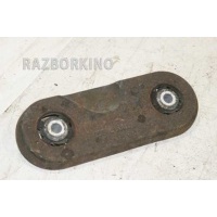 Кронштейн задней балки Mercedes W203 C A2033500072